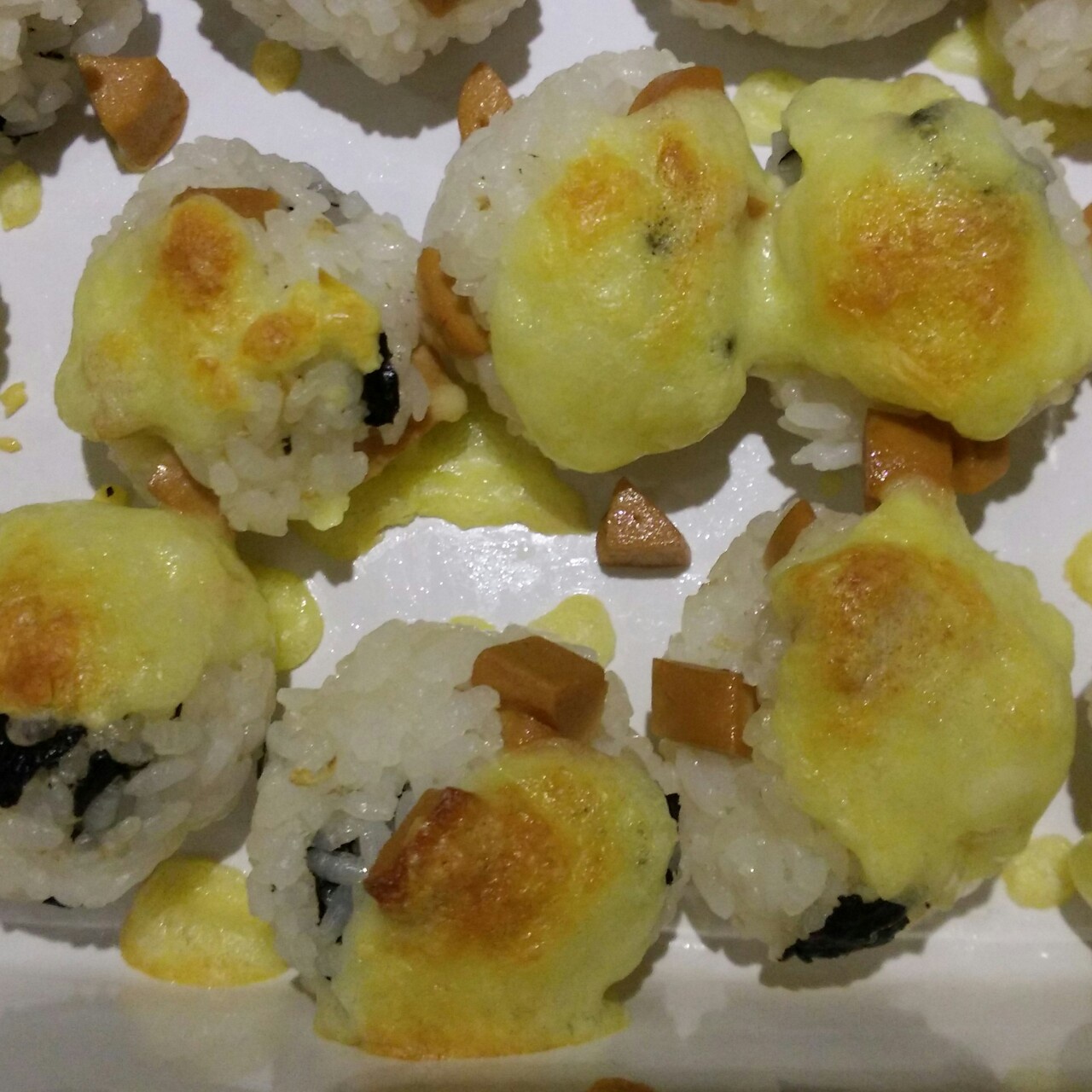 奶酪片烤饭团。