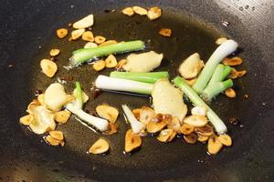 酸菜鱼 | Pickled Cabbage with Fish的做法 步骤6