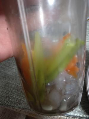 时蔬胡萝卜虾棒简单宝宝手指辅食物的做法 步骤2