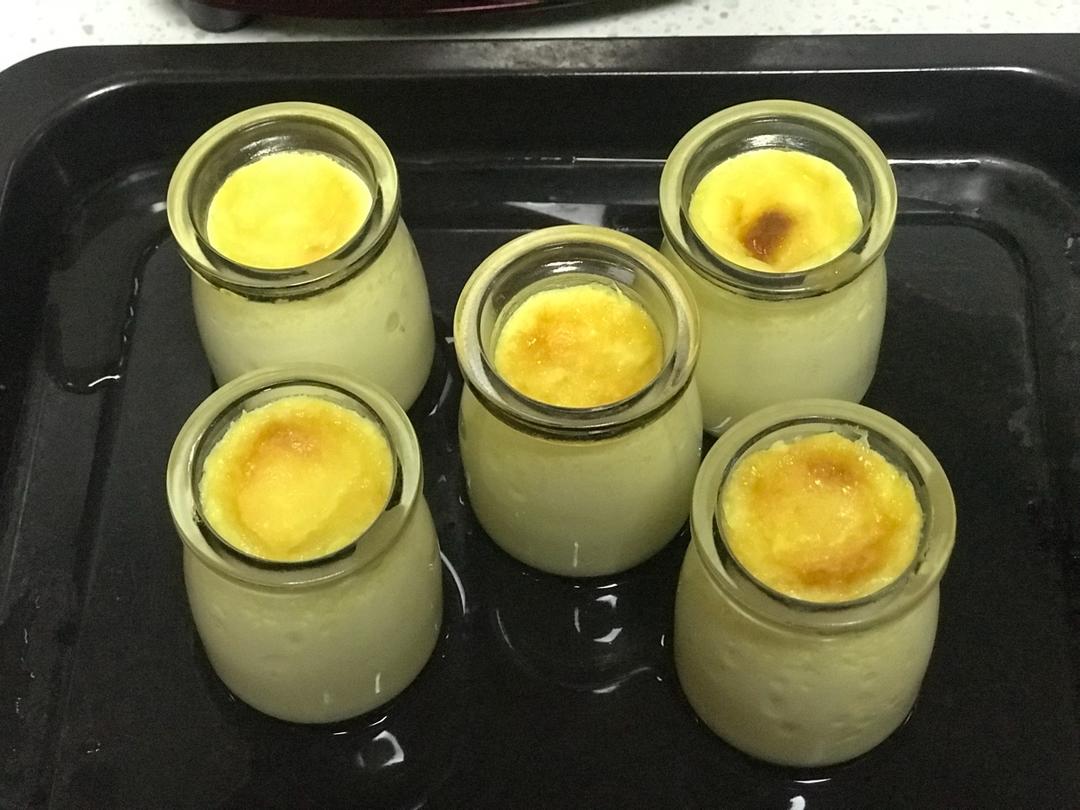 Crèmebrulée。法式烤布雷。焦糖布丁。