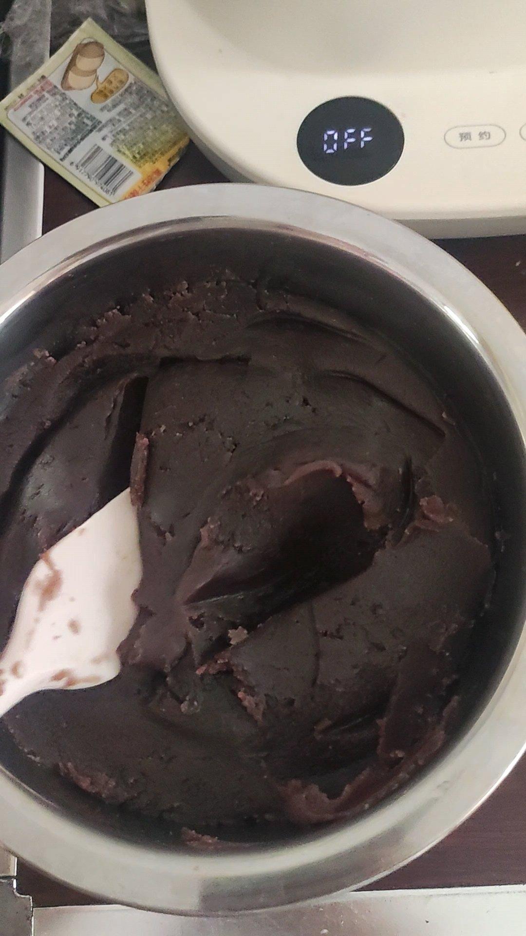 红豆沙馅，入口即化，古法制作无须机器