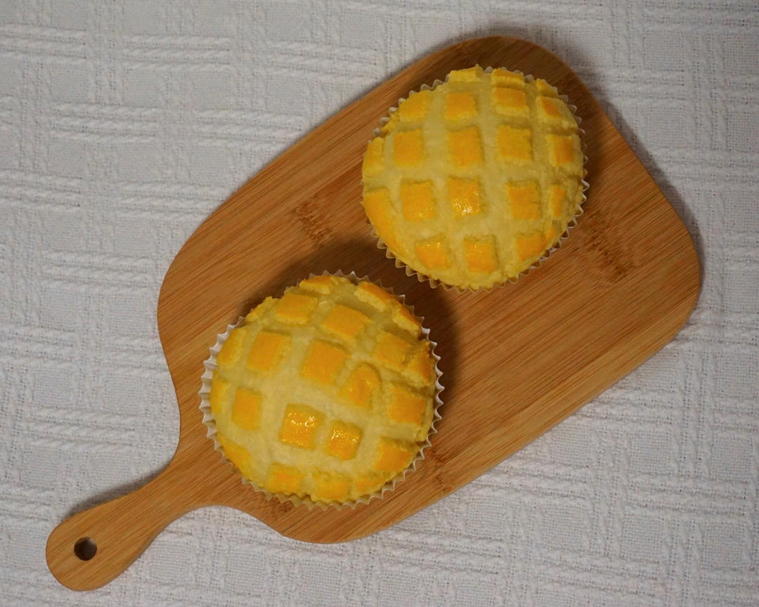 好吃到炸裂的港式菠萝包（附带制作酥皮的小视频）