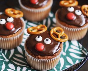 圣诞老人的坐骑 Reindeer cupcakes的做法 步骤10