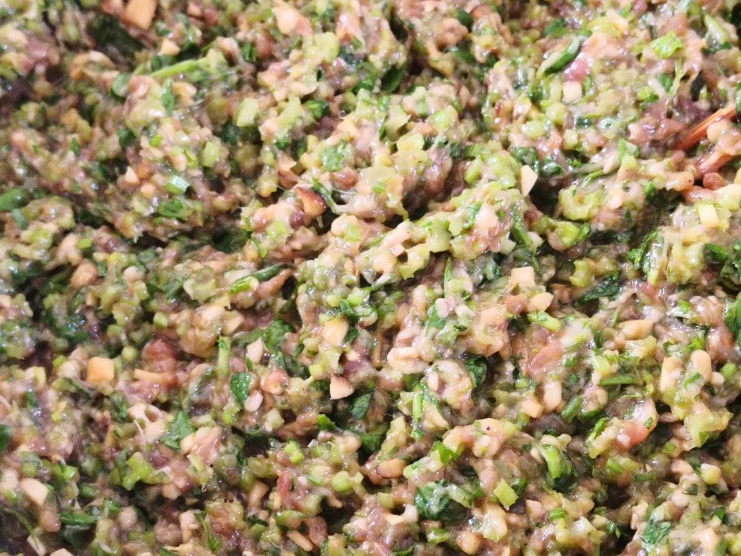 芹菜胡萝卜猪肉水饺