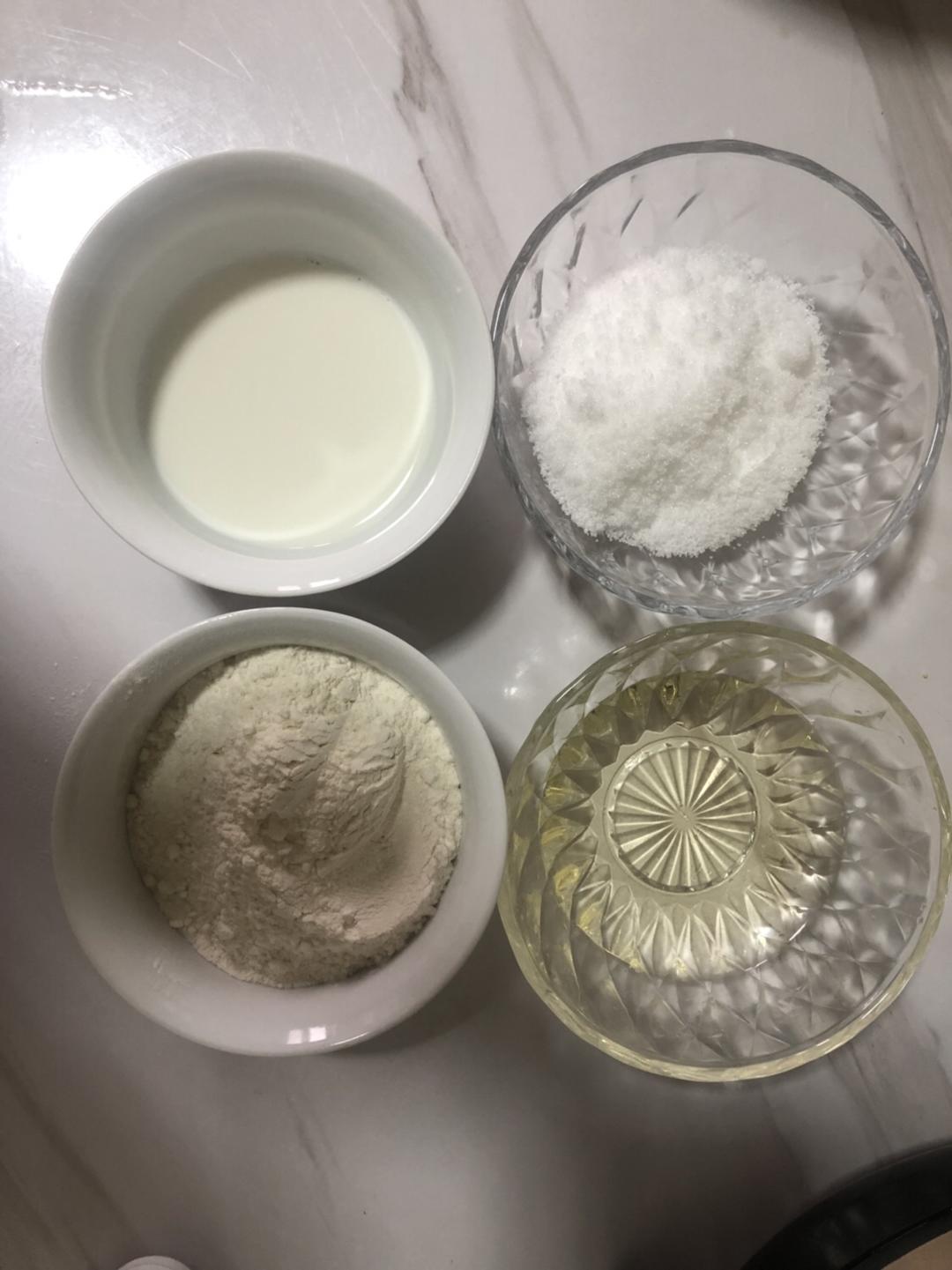 纯奶手撕吐司的做法 步骤1