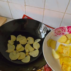 厨艺小白第一道干锅土豆片的做法 步骤4