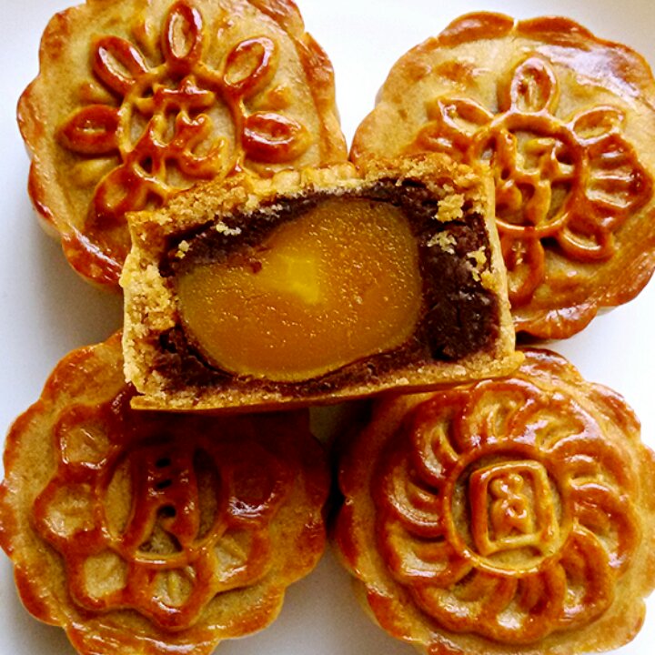 广式月饼——蛋黄莲蓉月饼