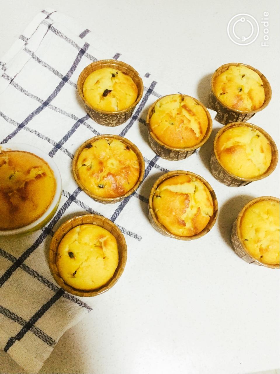 百香果流心白巧蛋糕