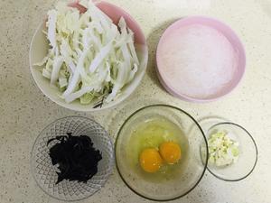 白菜粉丝炒鸡蛋的做法 步骤1