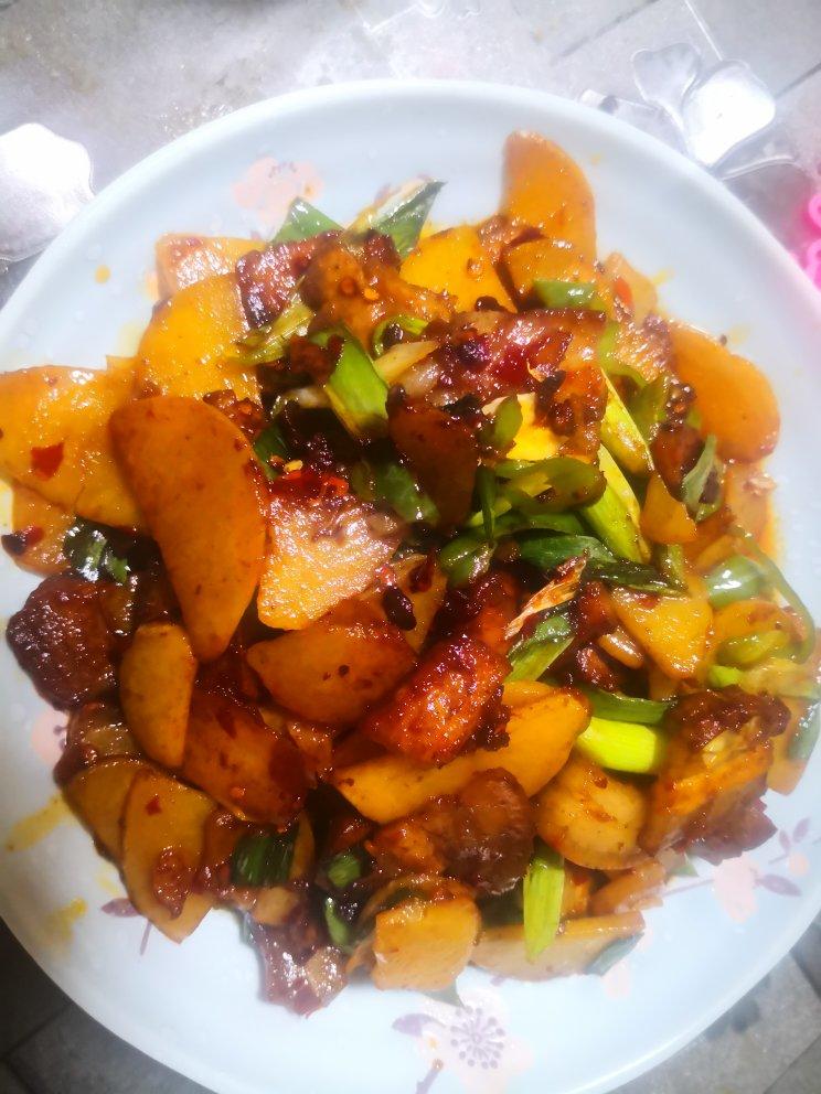 土豆回锅肉
