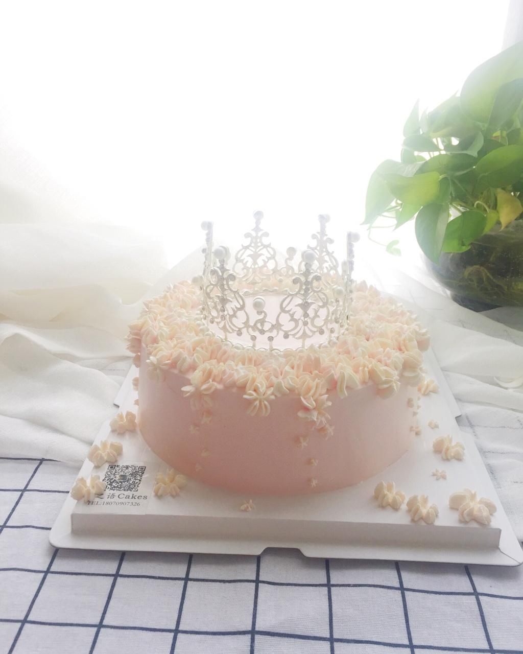 hgood做的8寸皇冠蛋糕