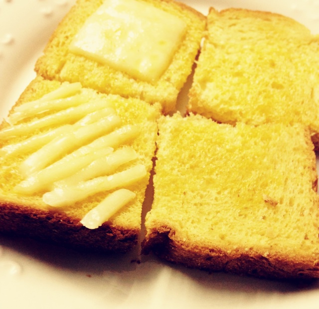 阿炸炸了个毛做的烤芝士面包片