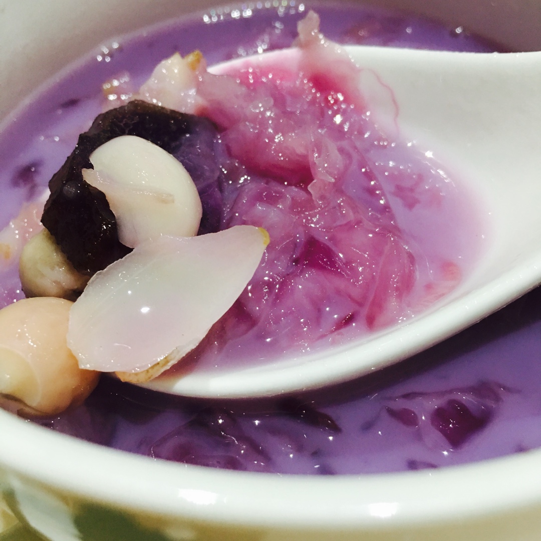 紫薯银耳莲子羹