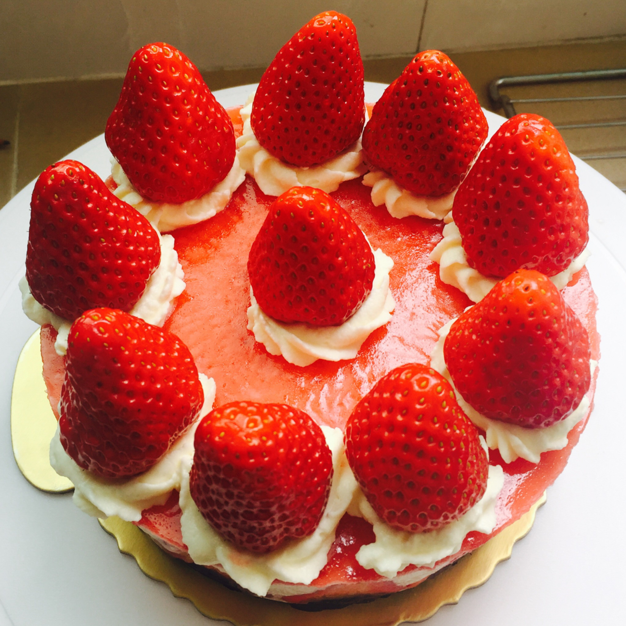 草莓酸奶慕斯蛋糕