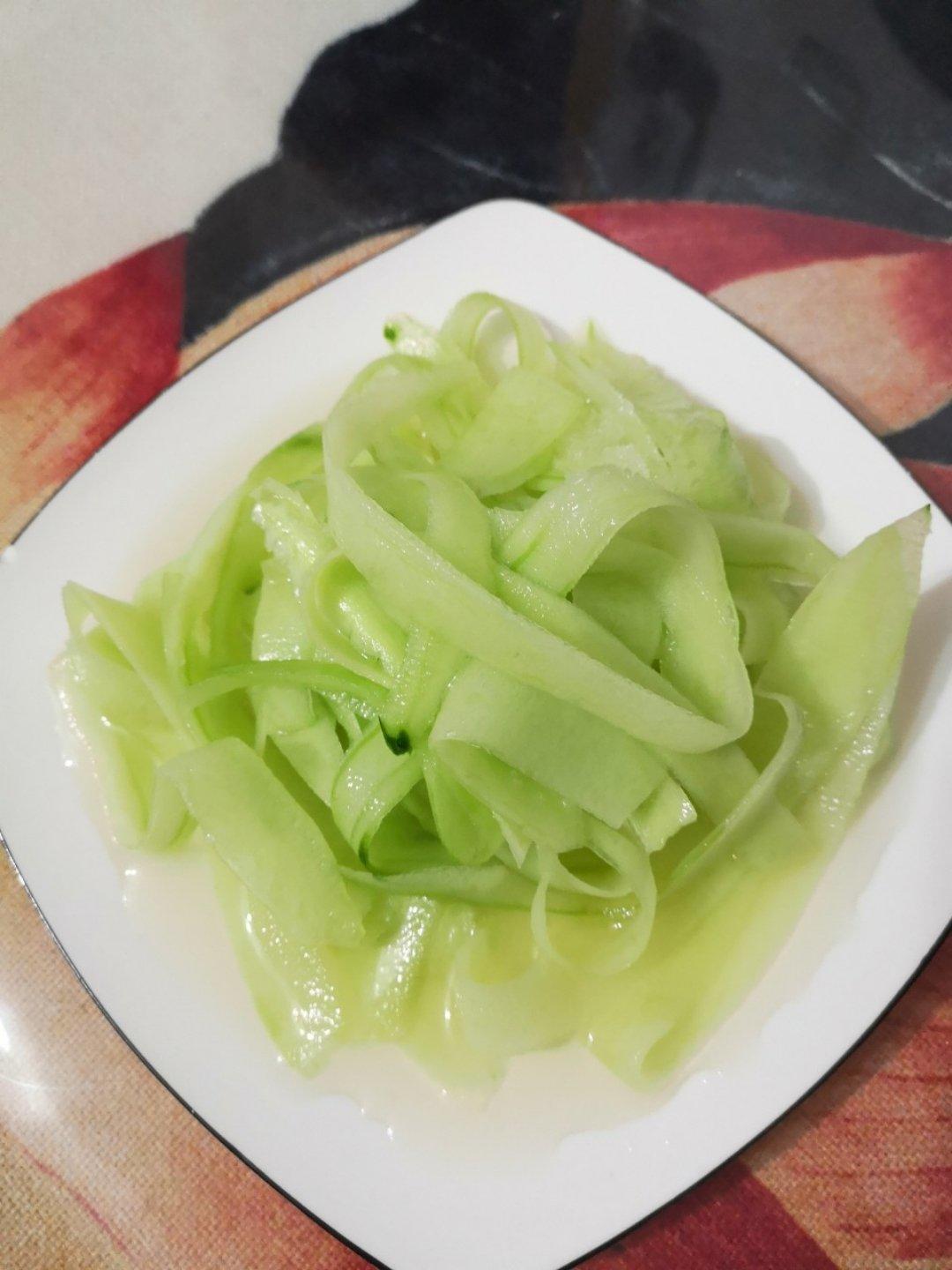 简单的高颜值~蜂蜜拌黄瓜