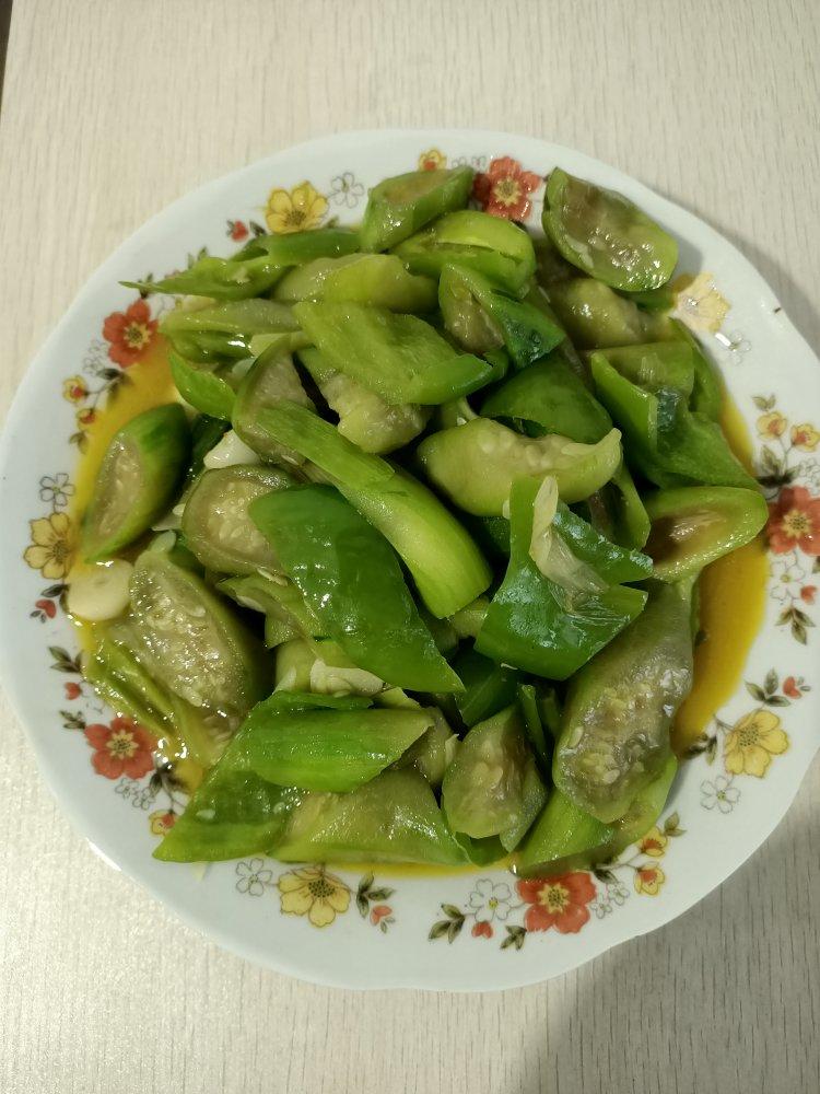 清炒丝瓜最简单的做法，不发黑不软塌塌，吃起来脆嫩可口，香