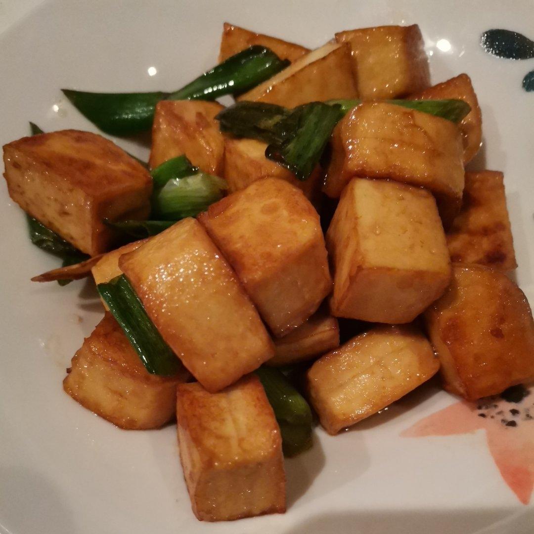葱烧鱼豆腐