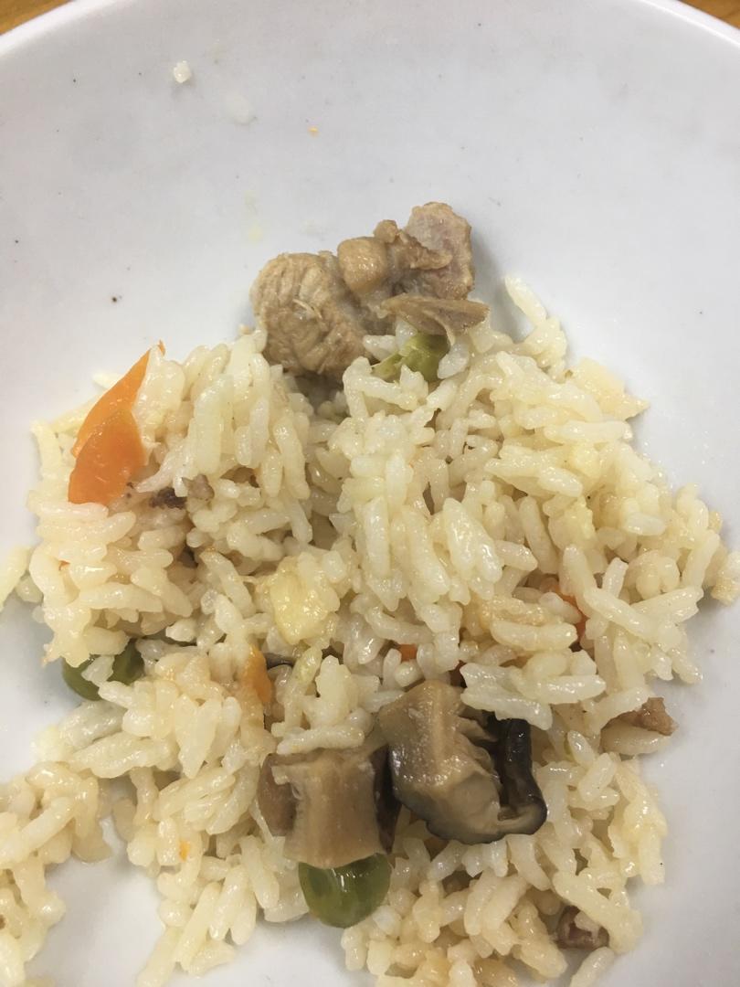 喷香排骨焖饭（爆好吃）