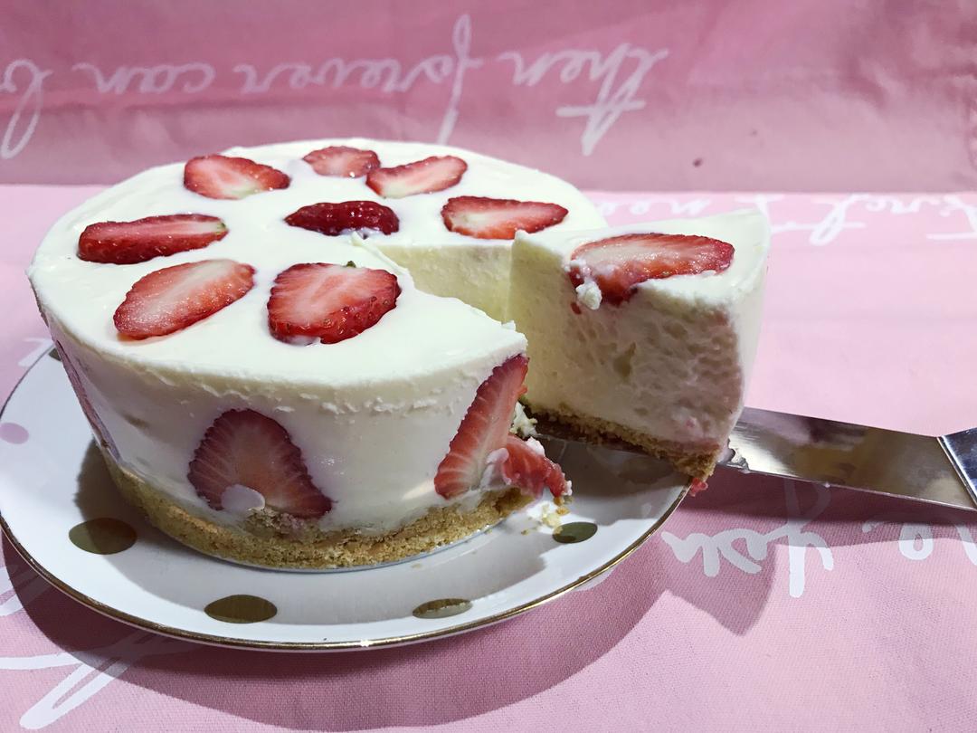 草莓慕斯蛋糕的做法