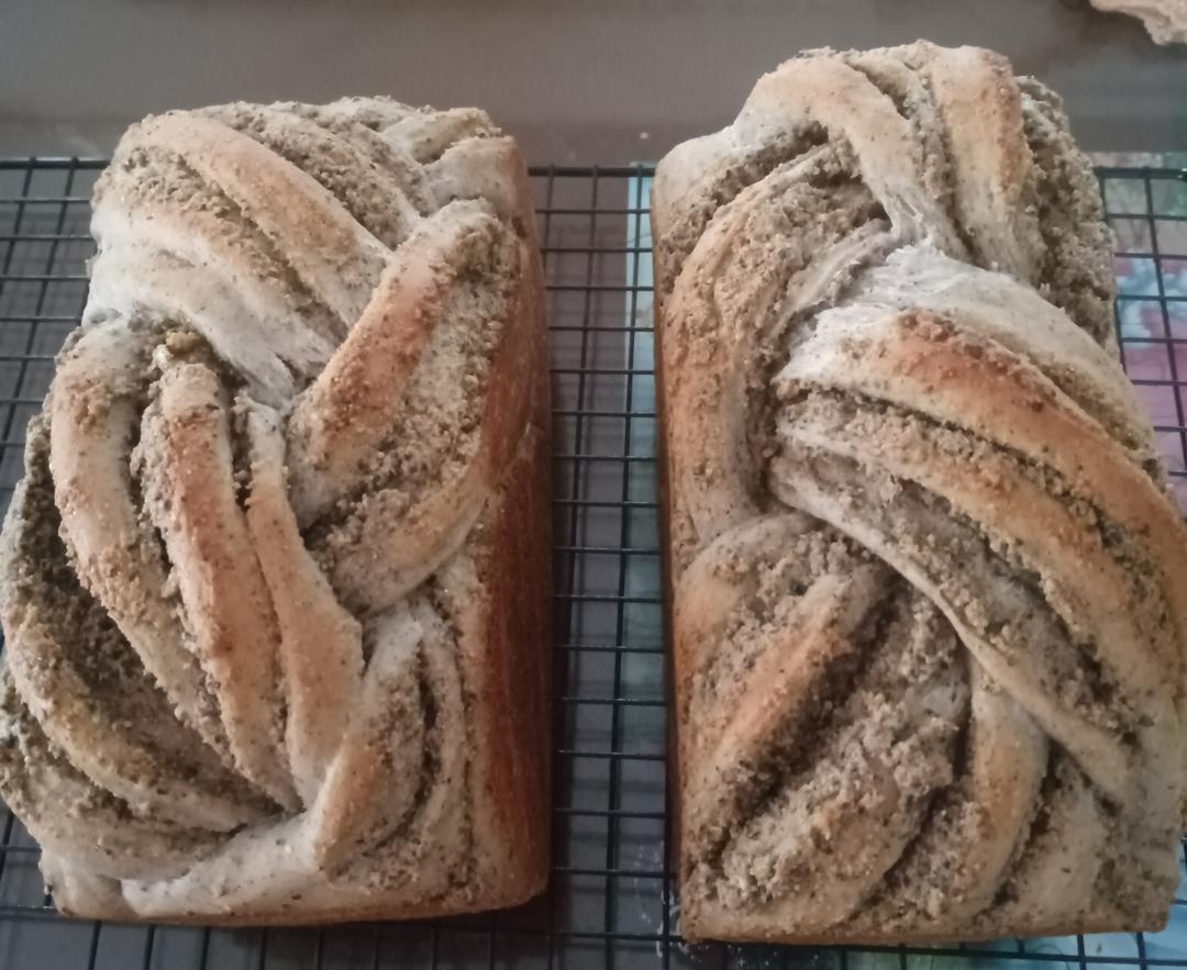 现在面包还能养生了？黑芝麻奶酥吐司