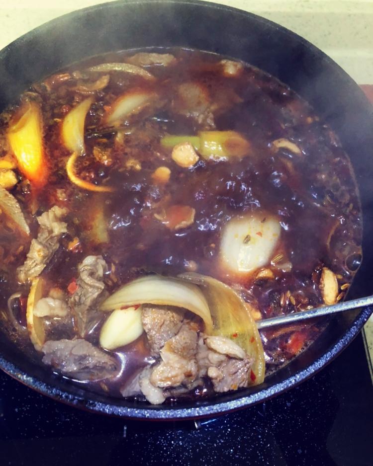 堂妈教你做红汤羊蝎子火锅