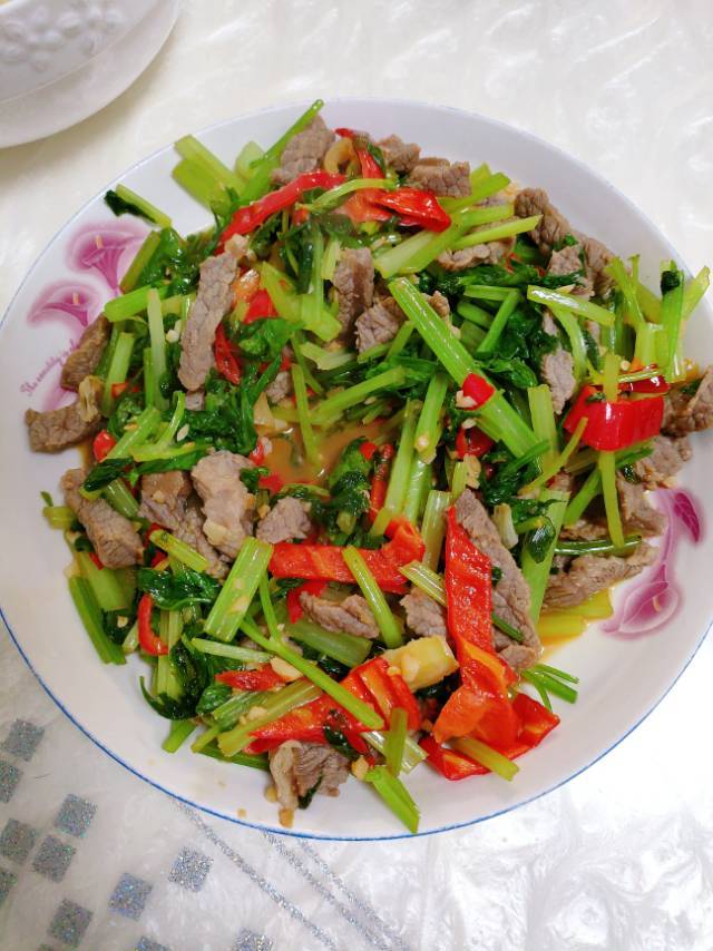 小炒牛肉（肉嫩味香）