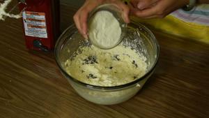 《糯米团子的厨房日记》奶黄流心月饼的做法 步骤6