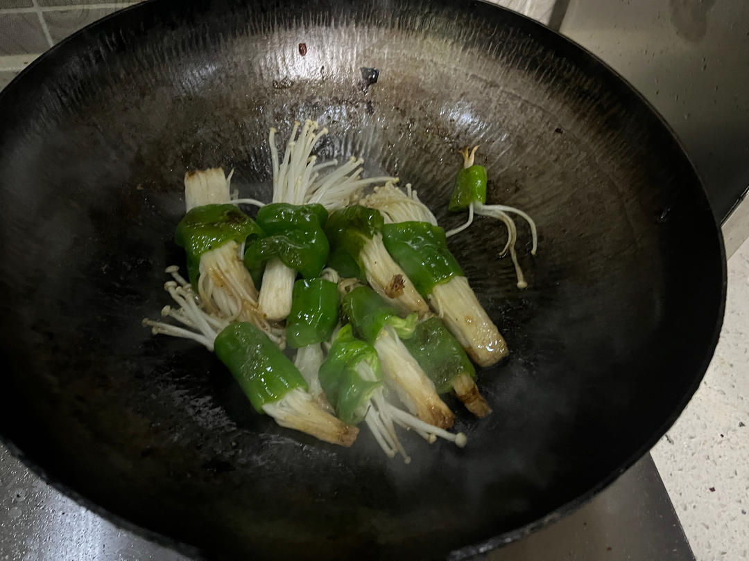青椒金针菇