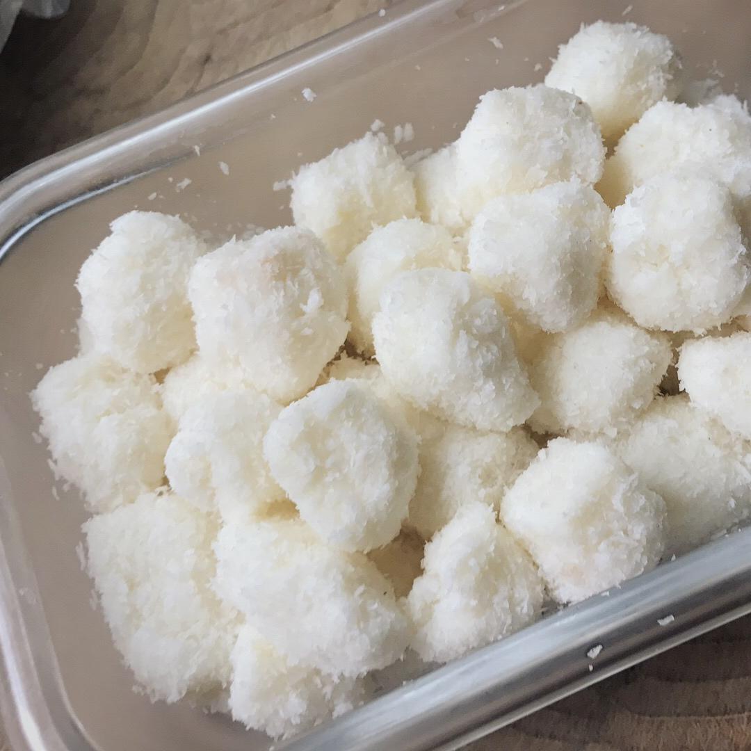 完胜85度C牛奶椰丝小方