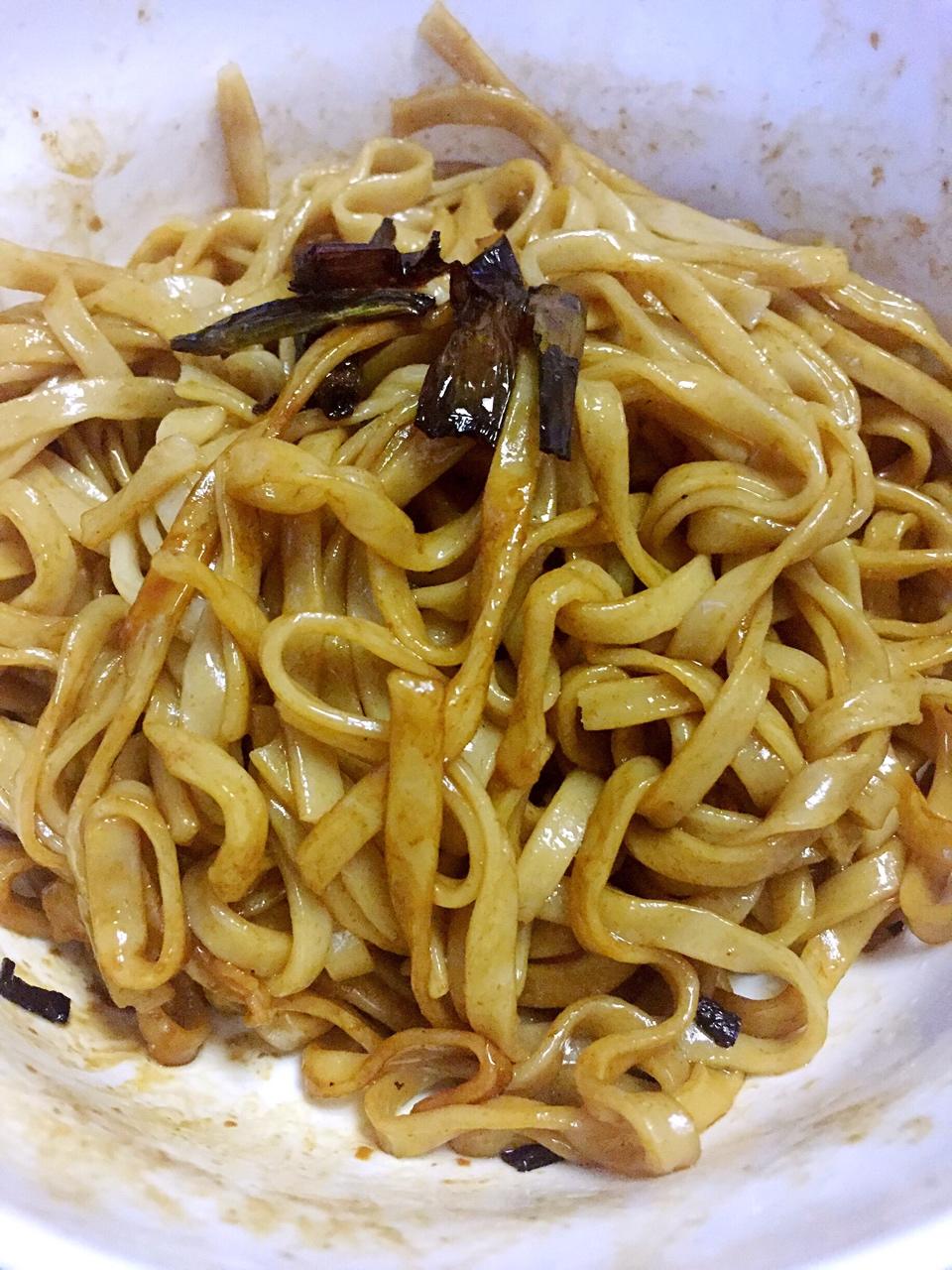 简单好吃的葱油面