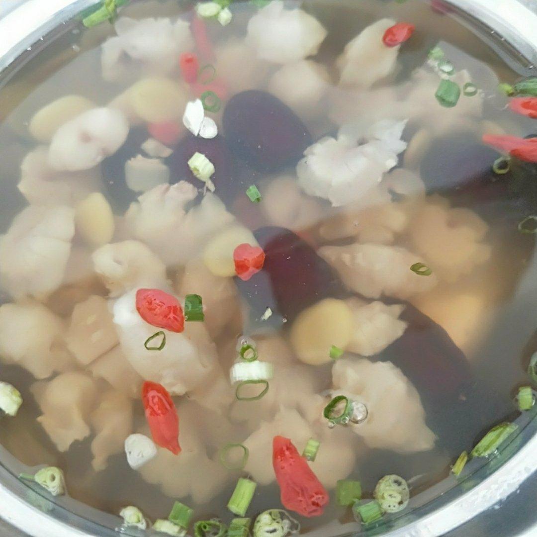 鸭肉炖牛鞭