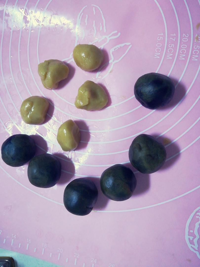 广式月饼——蛋黄莲蓉月饼