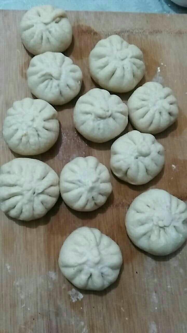 香菇红萝卜木耳鸡蛋包子的做法