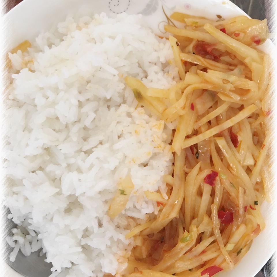 酸辣土豆丝-不用再愁不辣不酸了