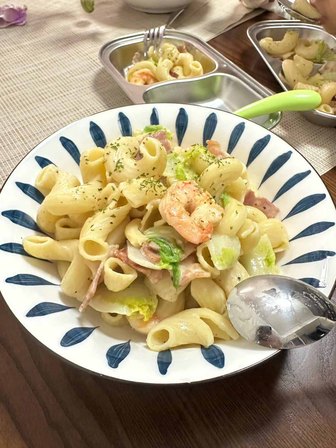 （不用奶油的）白汁培根意面