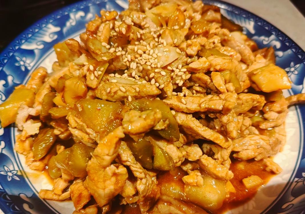 下饭神菜——榨菜炒肉丝！夹馒头yyds
