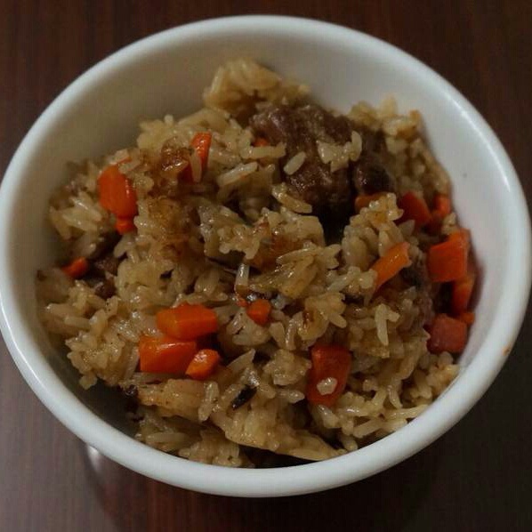 喷香排骨焖饭（爆好吃）