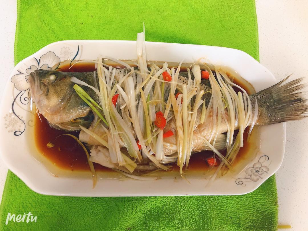 清蒸鲈鱼