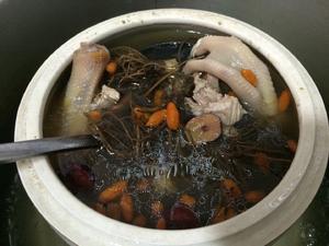 地胆头炖鸭汤的做法 步骤4