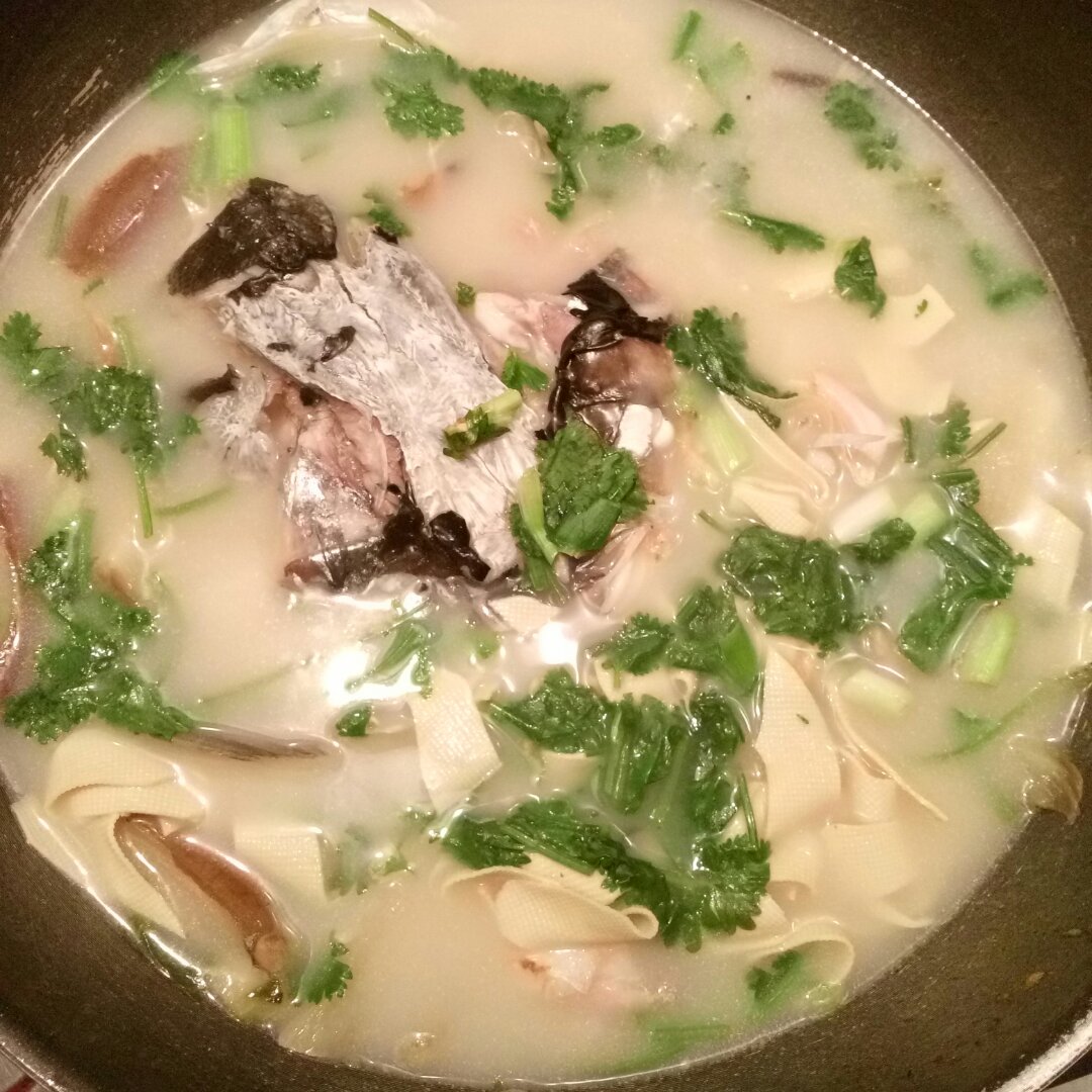 快乐青阳做的白莲鱼头汤