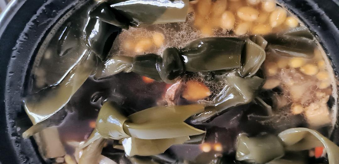 红烧肉排骨炖海带黄豆