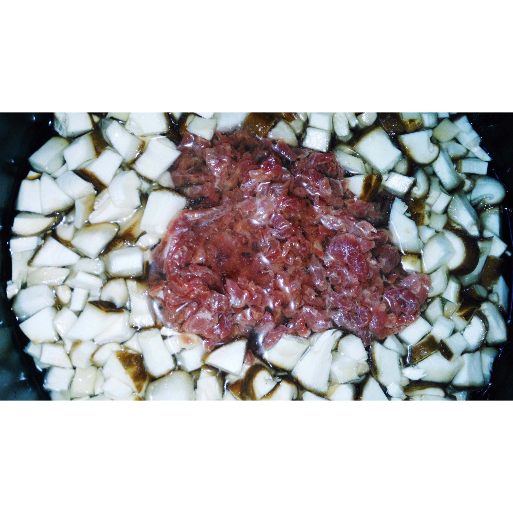 香菇牛肉焖饭💢的做法 步骤5