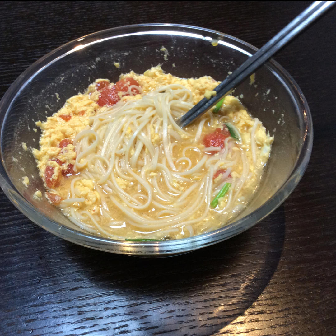 最家常的普通汤面——西红柿鸡蛋龙须面