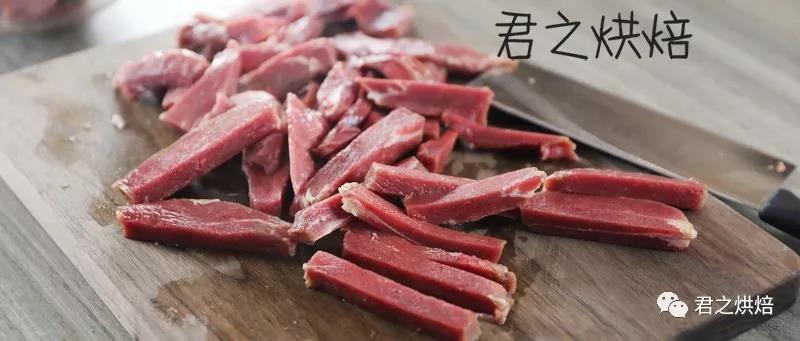 休闲时的零嘴儿，让人赞不绝口的牛肉干的做法 步骤1