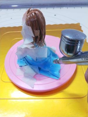 小女孩制作翻糖蛋糕的做法 步骤23
