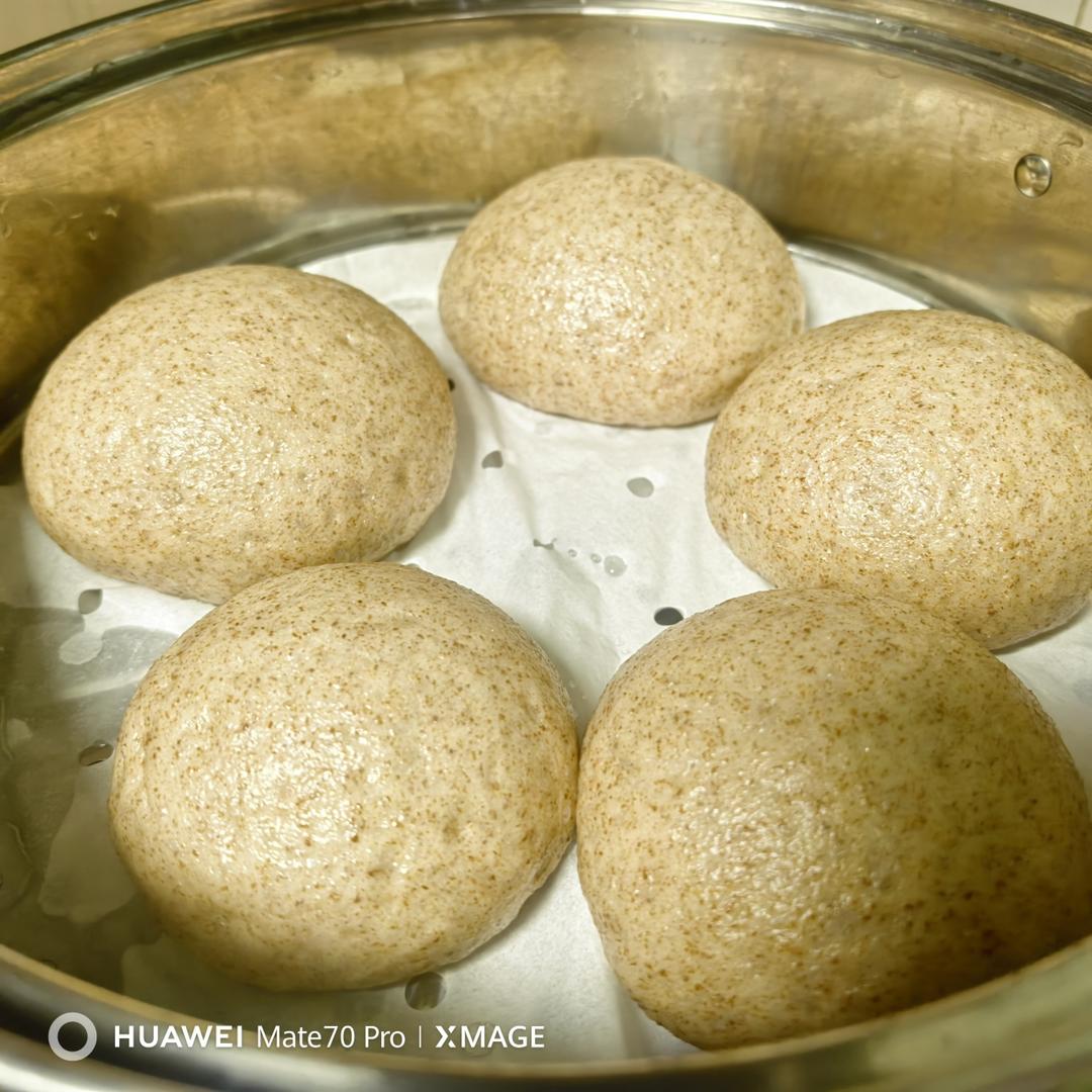 无油无糖松软的全麦馒头