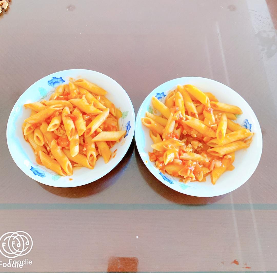 蕃茄蘑菇肉酱意大利面