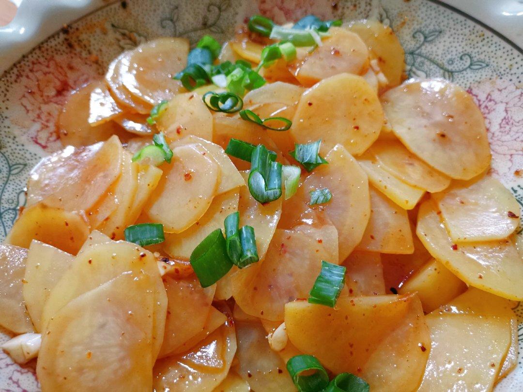 懒人香辣拌土豆片（简单美味的菜谱再来一个😝，🥔土豆家里肯定有了吧🙈）