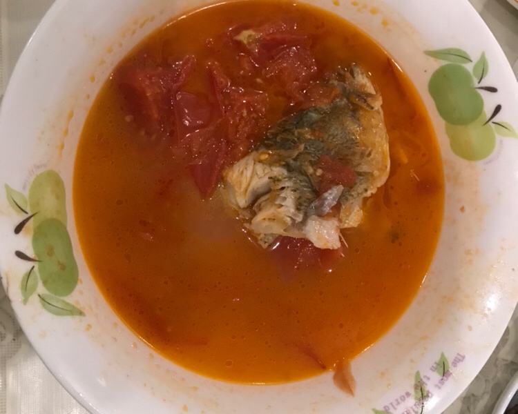 鲈鱼两吃（一）鲈鱼头番茄汤