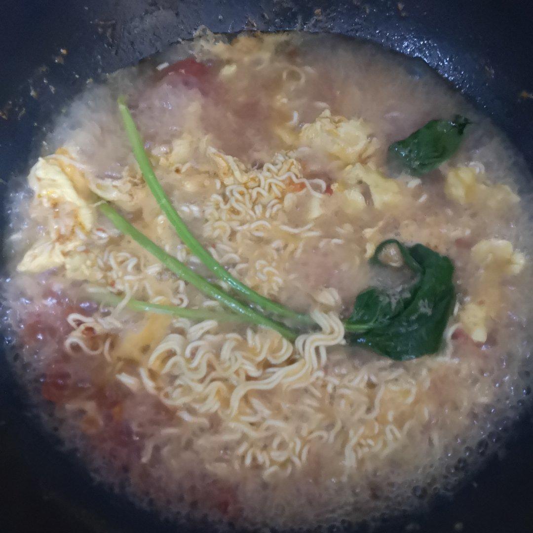 西红柿鸡蛋面-治愈系食物